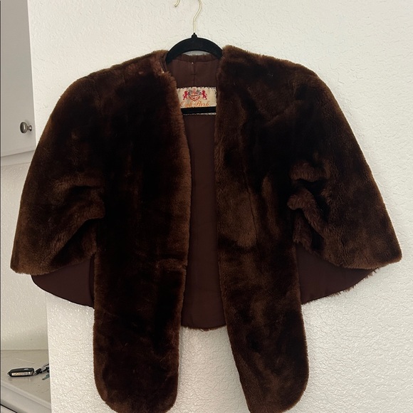 Jackets & Blazers - Vintage Luxurious Brown  Fur Cape